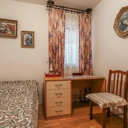 Jelena Πόρετς